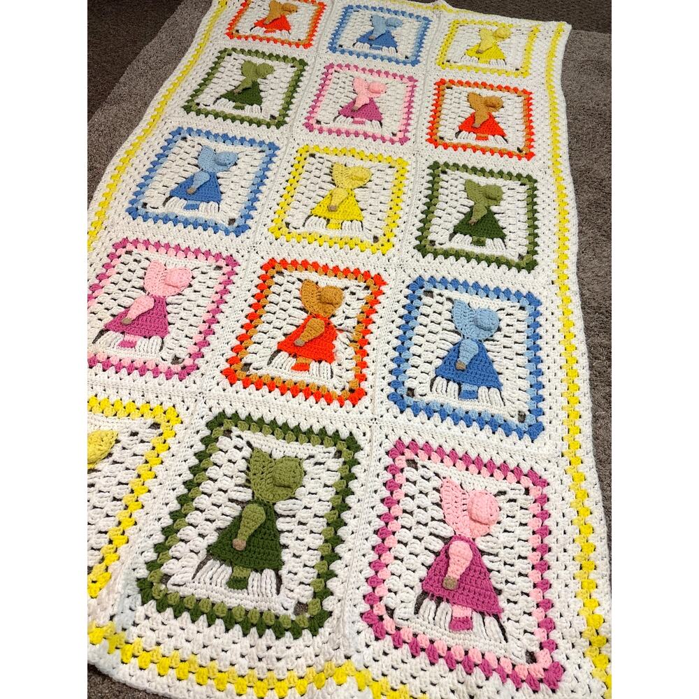 Vintage Crocheted ‘Sun Bonnet Sue’ Throw Lap Blanket Holly Hobbie Style 1970s